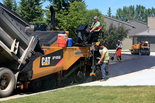 Best Driveway Paving Contractor  in Hortonville, WI